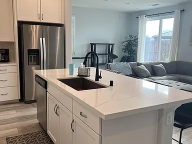 Building Photo - 630 Golden Violet Way