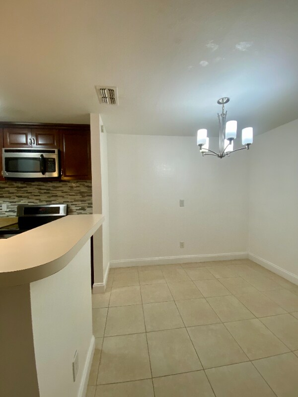 Building Photo - 1400 Gandy Blvd N