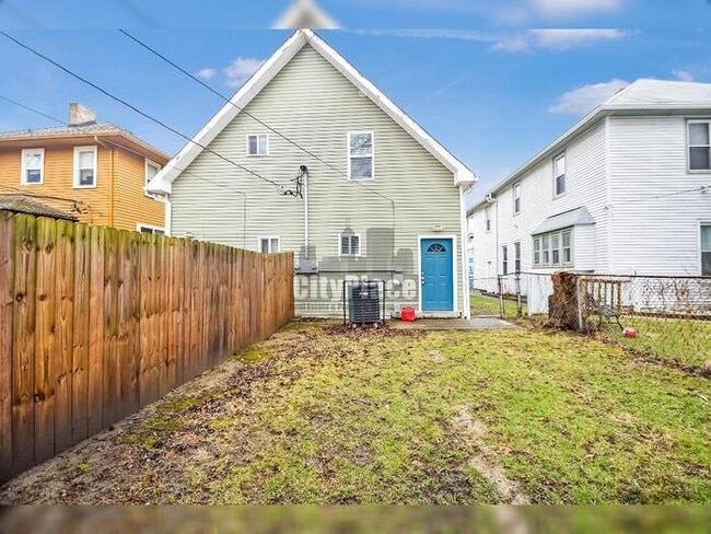 Building Photo - 119 N Grant Ave