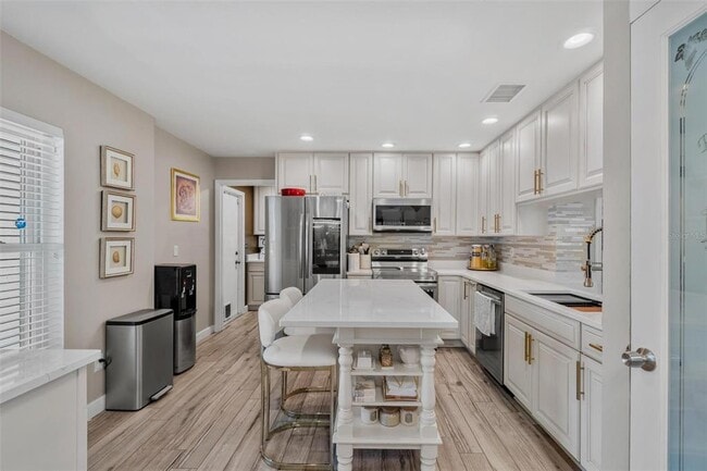 Building Photo - 2824 Paddock Dr