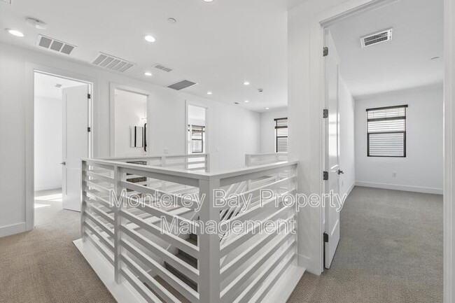 Building Photo - 108 8th St