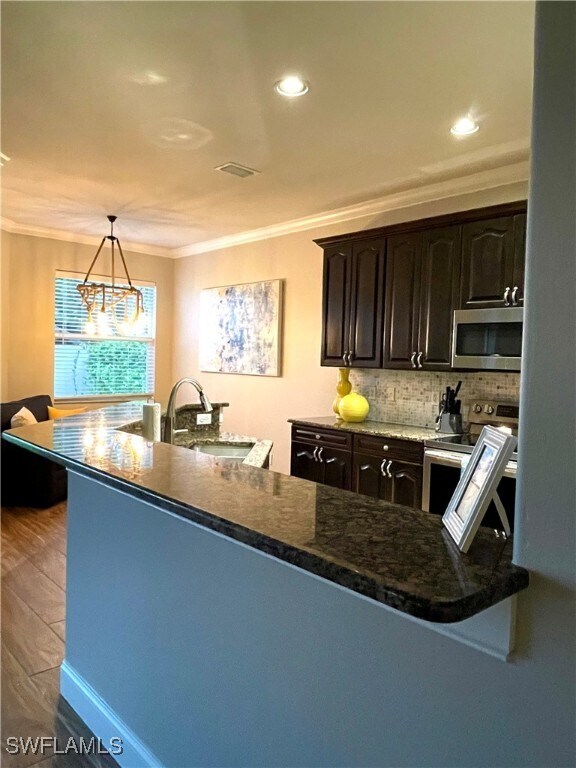 Building Photo - 13936 Village Creek Dr
