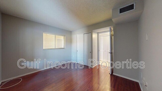 Building Photo - 4121 Heron Way