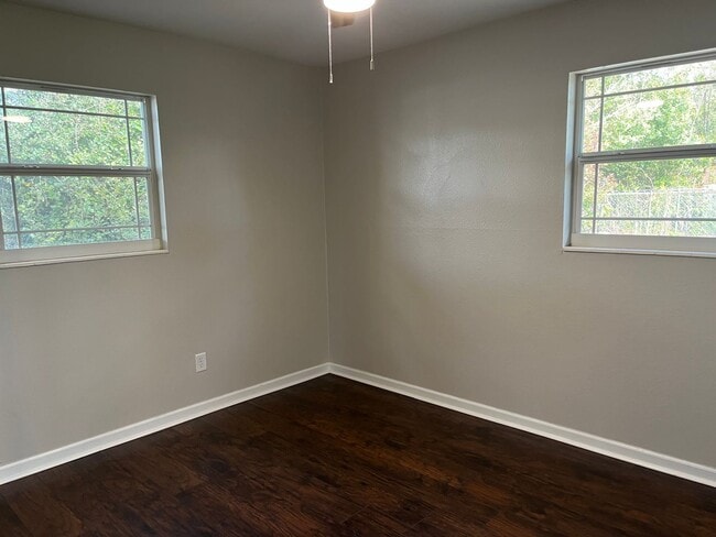 Building Photo - 3 Bedroom, 1 bath Pool Home in Lake City