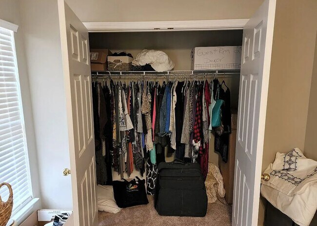 Building Photo - 328 Moonstone Dr