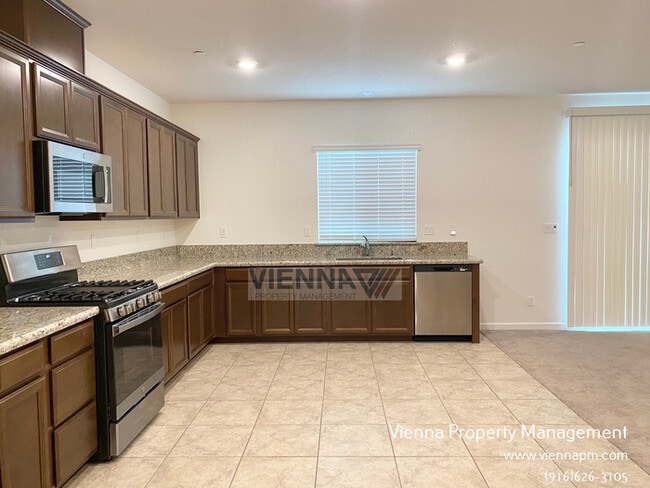 Building Photo - 9184 Osterville Dr