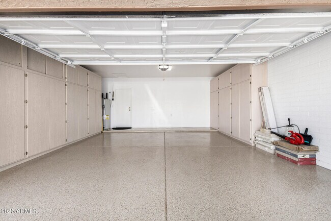 Building Photo - 9907 E Wood Dr