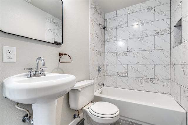 Building Photo - 225 W Belt Line Rd