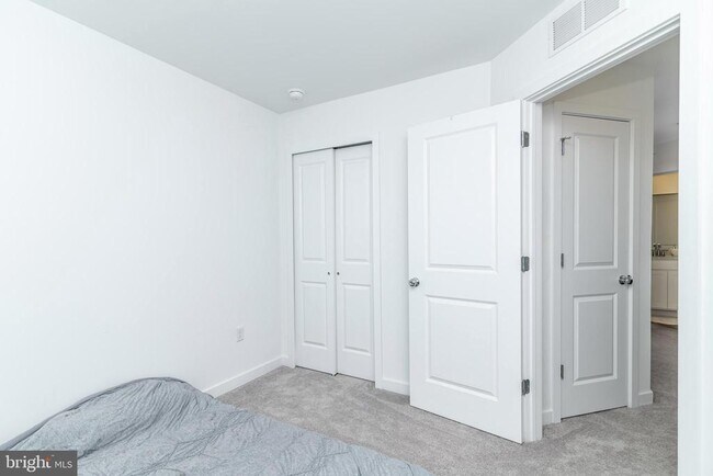 Building Photo - 41 Barnes Wy