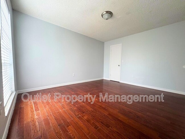 Building Photo - 1742 Potomac Ct