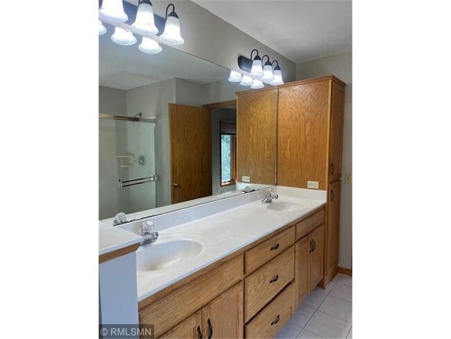 Building Photo - 1493 Summit Shores Dr