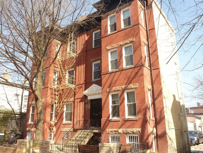 Building Photo - 16 5th St SE