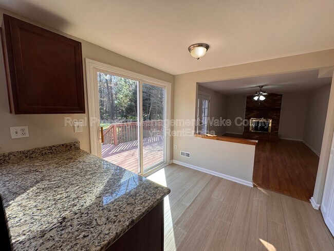 Building Photo - 104 Benedict Ln