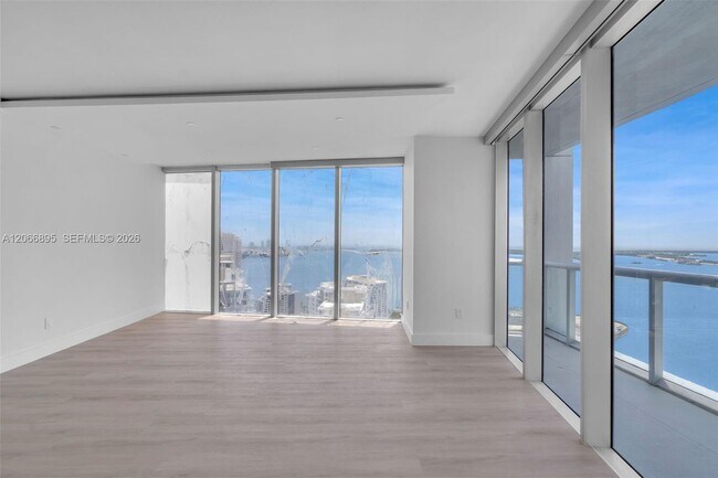 Building Photo - 495 Brickell Ave
