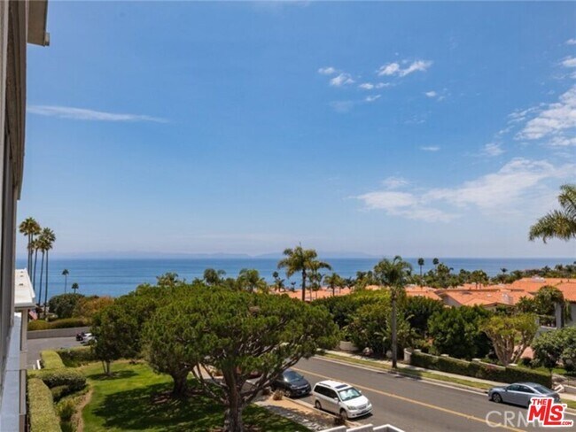 Building Photo - 32646 Coastsite Dr