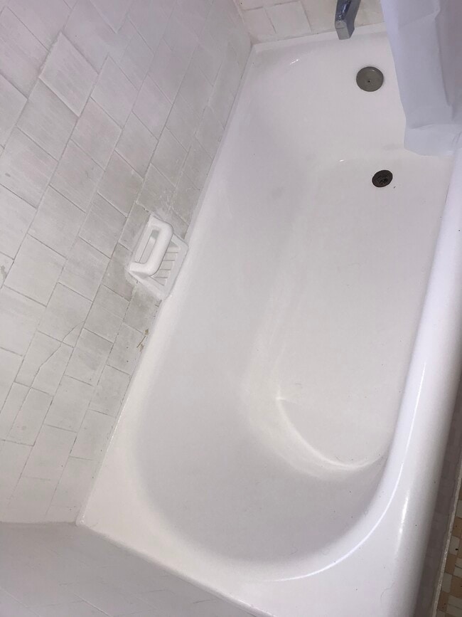 Full bath - 4156 Rosewood Ave