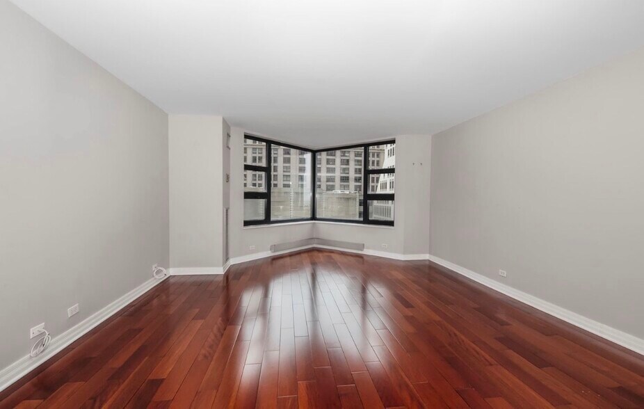 Building Photo - 401 E Ontario St