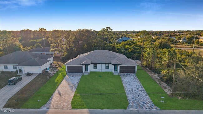 Building Photo - 704 Homer Ave S