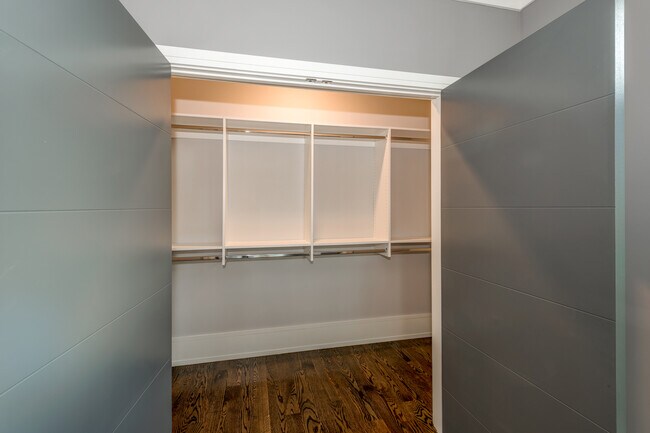 Building Photo - 3561 Blair Cir NE