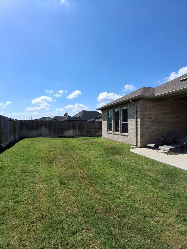 Building Photo - 22231 Sam Raburn Dr