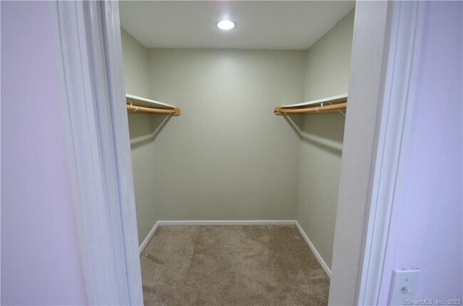 Building Photo - 147 Freeman Ave