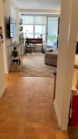 Building Photo - 224 W Rittenhouse Sq