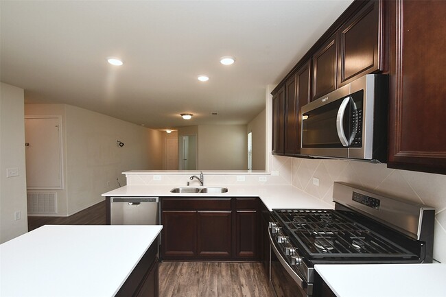 Building Photo - 5010 Brewcastle Ln