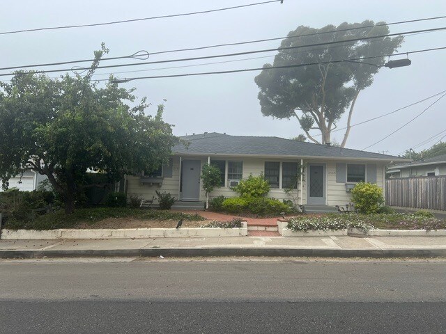 Building Photo - 2563 Treasure Dr