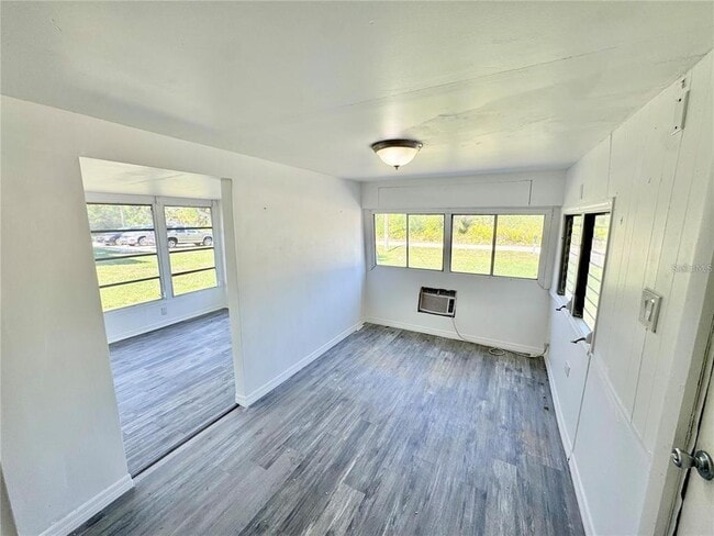 Building Photo - 162 Sapodilla St