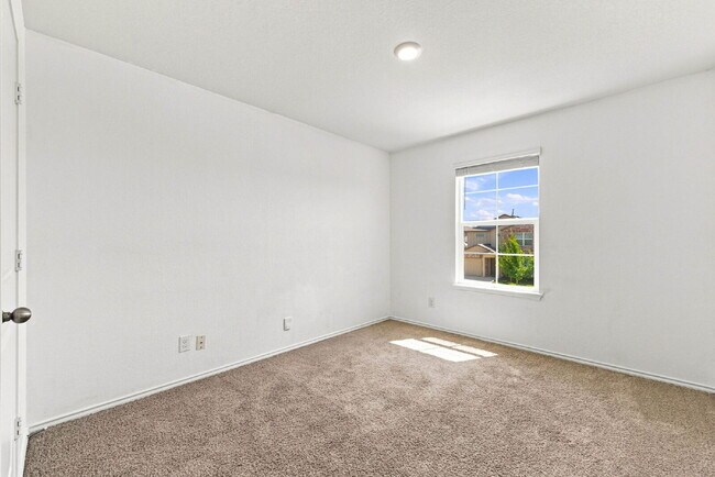 Building Photo - 3319 Angus Crossing