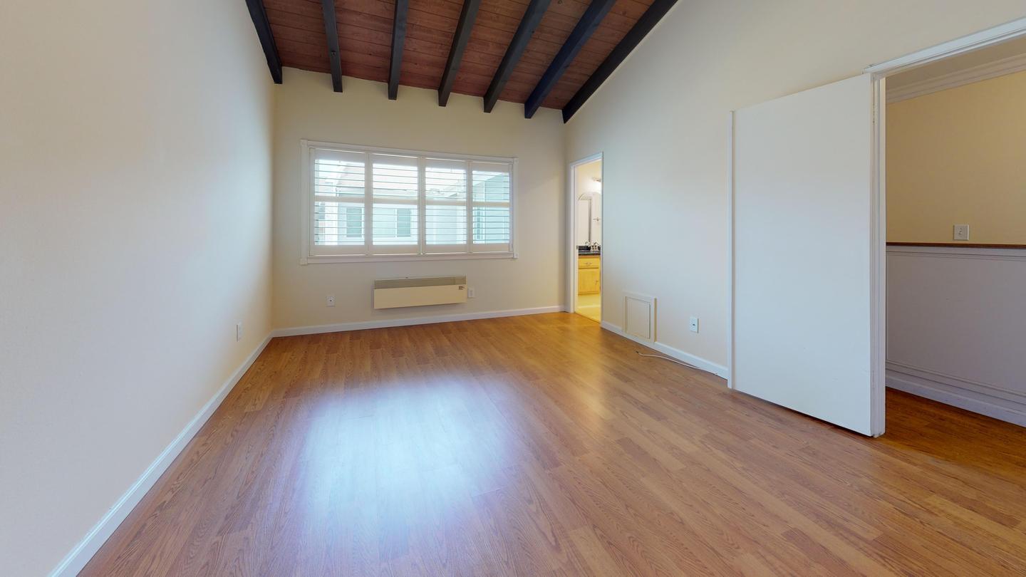 Building Photo - 2112 Warfield Ave