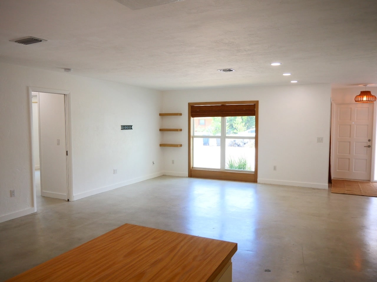 Building Photo - 11092 Orangewood Dr