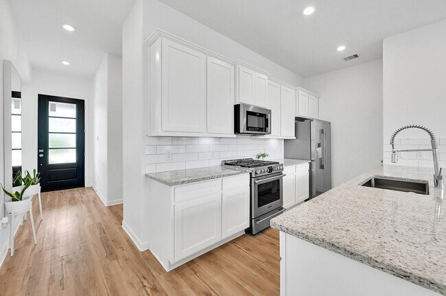 Building Photo - 4027 Balboa Dr