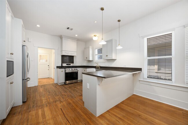 Building Photo - 2215 Gregg St