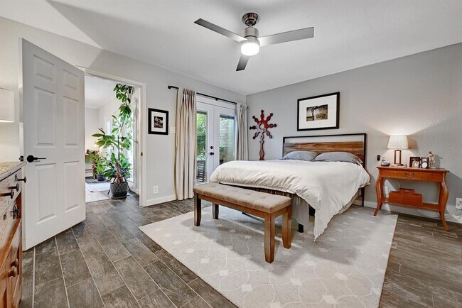 Building Photo - 11133 Pinehurst Dr