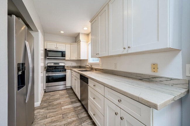 Building Photo - 9615 Adams Ave