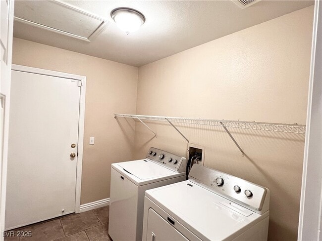 Building Photo - 258 Whitewater Village Ct