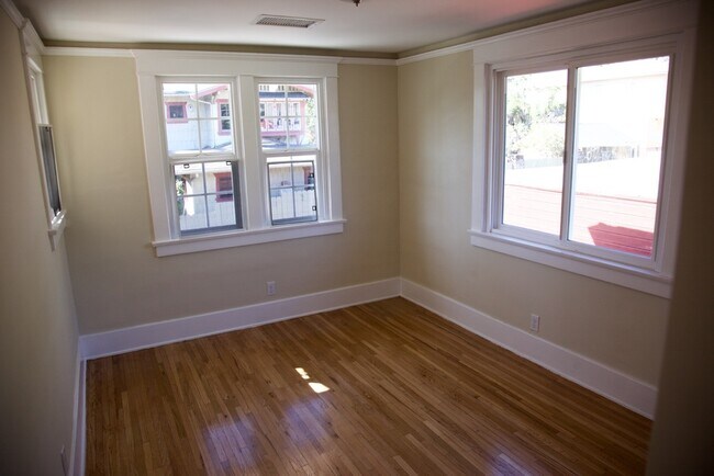 Building Photo - 1433 Talmadge St