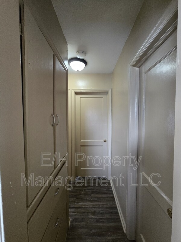 Building Photo - 1952 S Hiram St