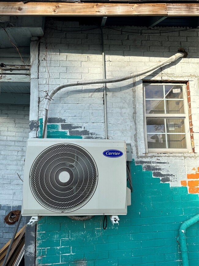 Building Photo - 304 Lockwood Dr