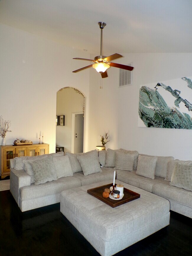 Building Photo - 114 Eldon Dr