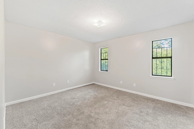 Building Photo - Nice home for rent.