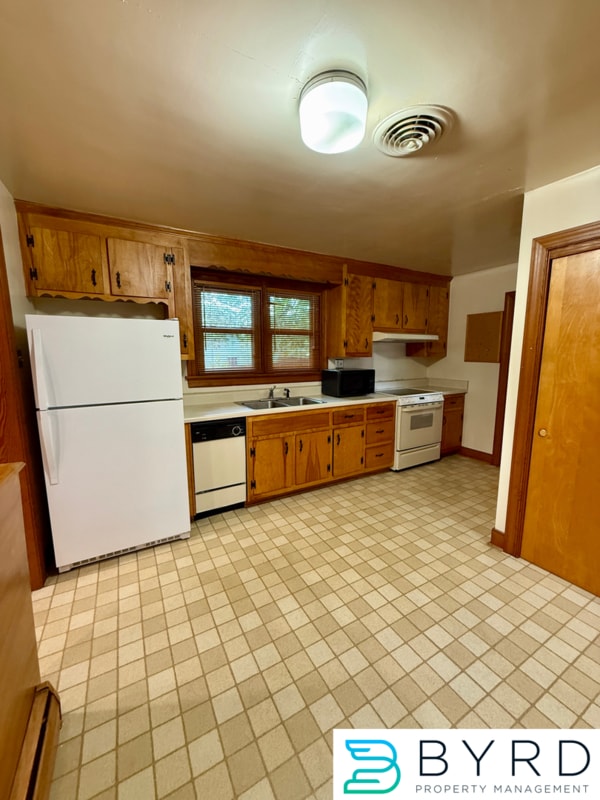 Building Photo - 2144 Skipwith Rd