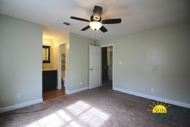 Building Photo - Great 3 Bedroom Home in Fort Walton Beach