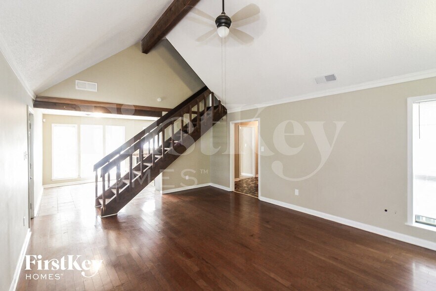 Building Photo - 5979 Rosewind Cir W