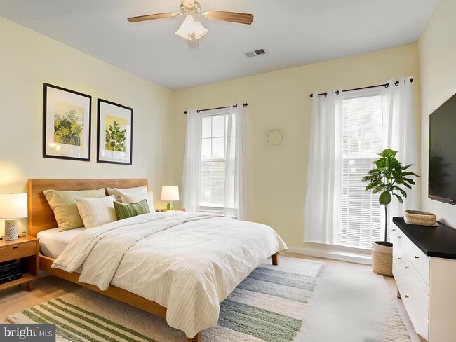 Building Photo - 146 Meadowview Ln