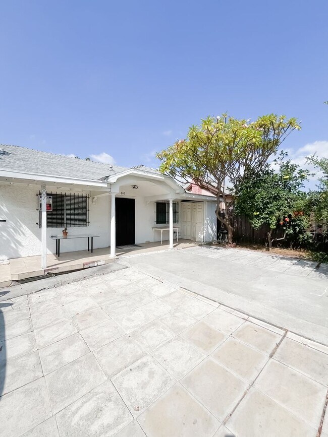 Primary Photo - 807 Wilton Pl