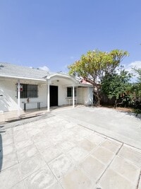Building Photo - 807 Wilton Pl