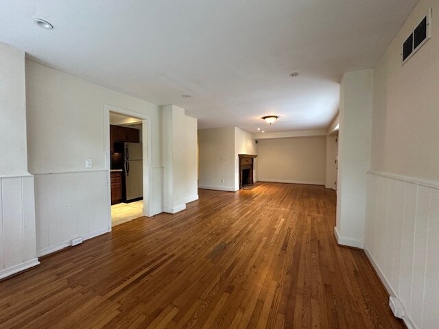 Building Photo - 817 N Elm St