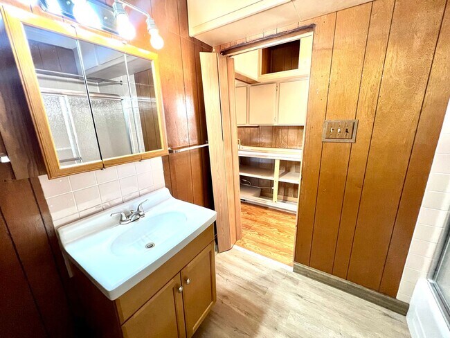 Building Photo - 1501 Merchant St